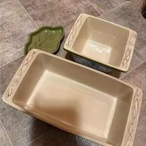 Tastefully Simple Hostess Elegant Cream and Green Bakeware Set and spoon rest